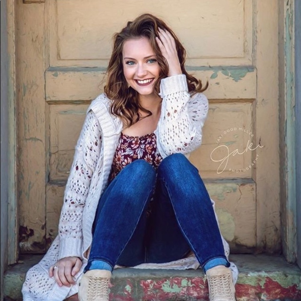 Meet your Posher, Lauren